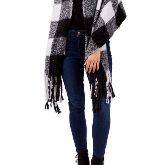 Just Jamie Buffalo Plaid Noodle fringe scarf - Picture 2 of 7